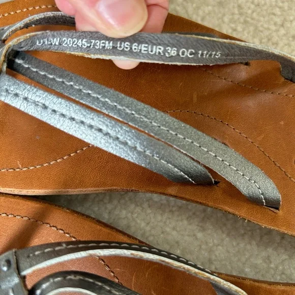 OluKai U'l Leather Thong Sandal with Metallic Double Straps - Picture 10 of 10